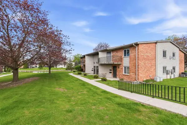 W168N11487 El Camino DRIVE, Germantown, WI 53022