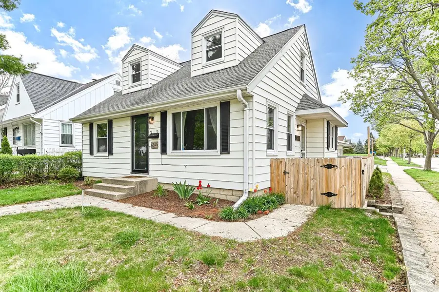 6300 Cleveland AVENUE, Milwaukee, WI 53219 - #2