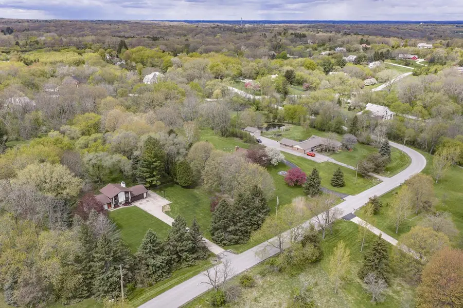 W296N575 Bryn DRIVE, Waukesha, WI 53188 - #2