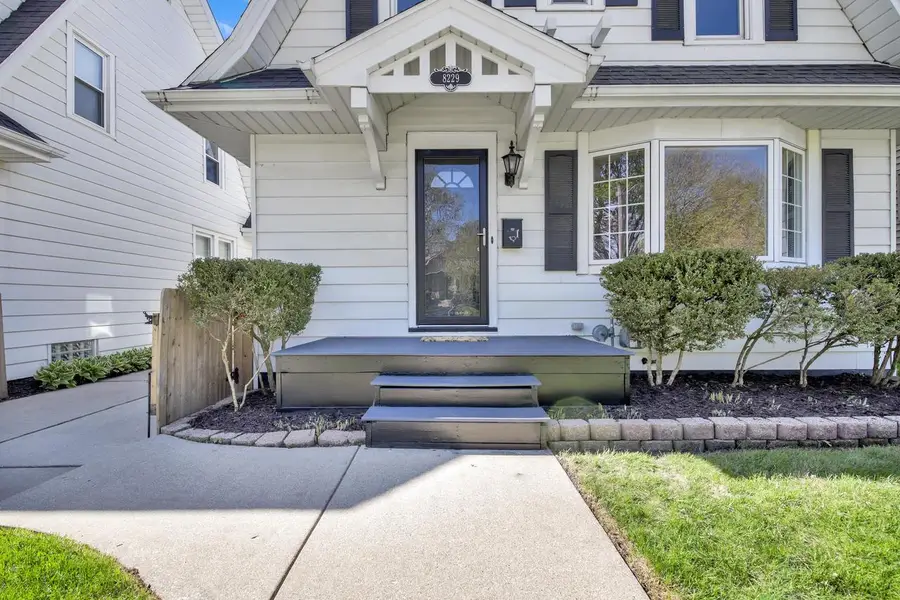 8229 Gridley AVENUE, Wauwatosa, WI 53213 - #2