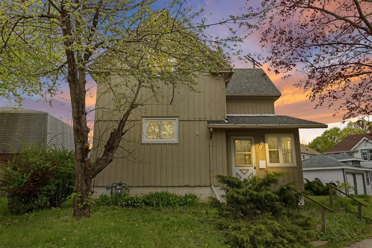 907 Chicago STREET, Racine, WI 53405 - #1