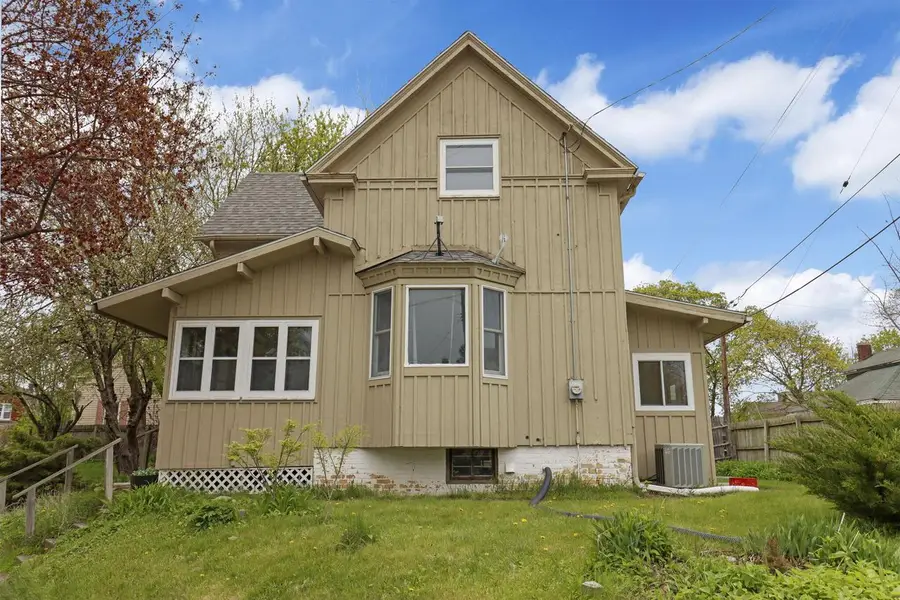 907 Chicago STREET, Racine, WI 53405 - #3