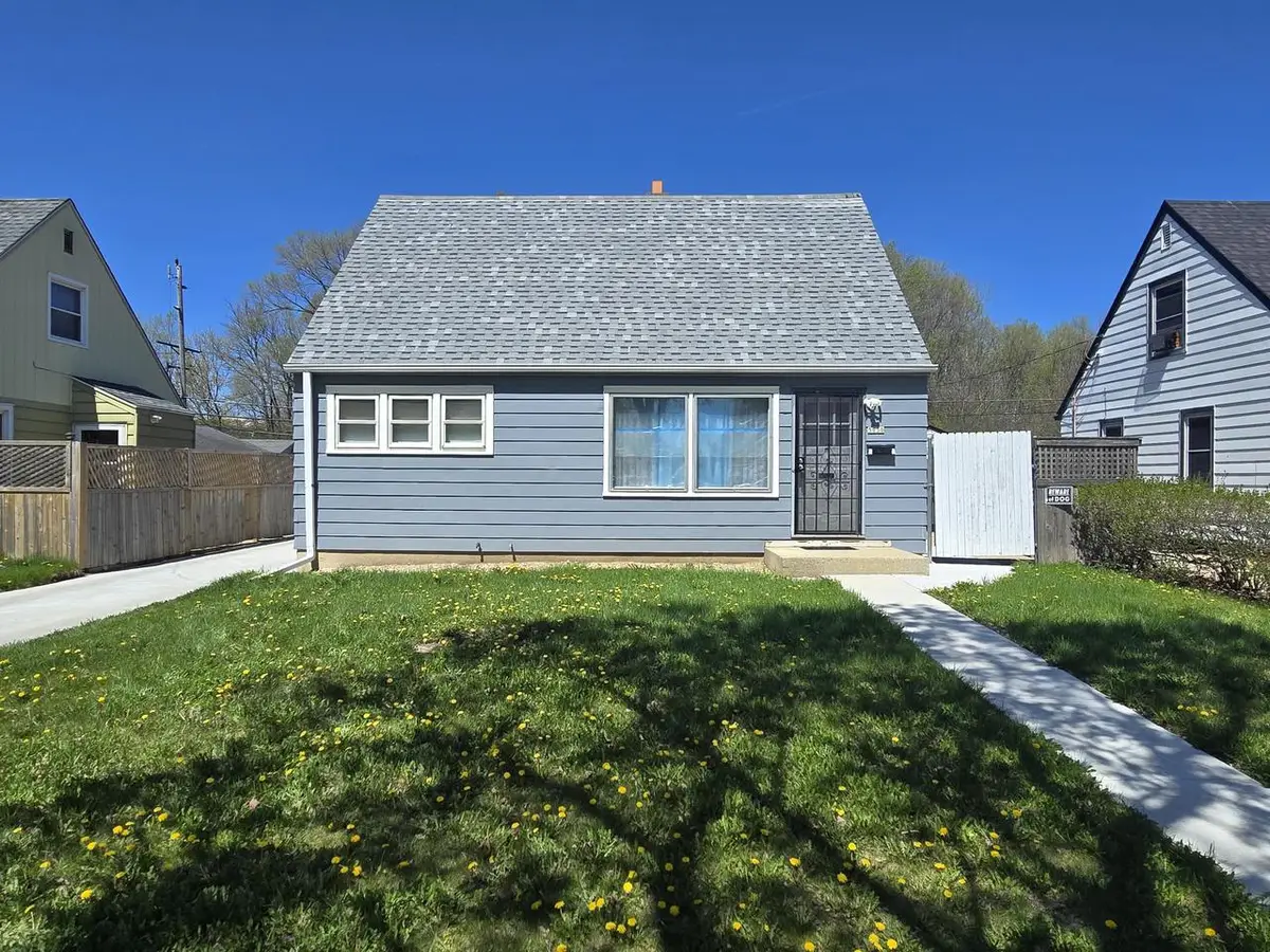 5630 Carmen AVENUE, Milwaukee, WI 53218 - #1