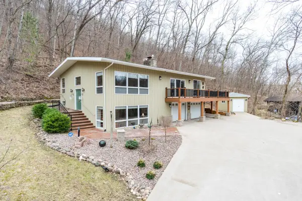 N2056 Wedgewood DRIVE, La Crosse, WI 54601