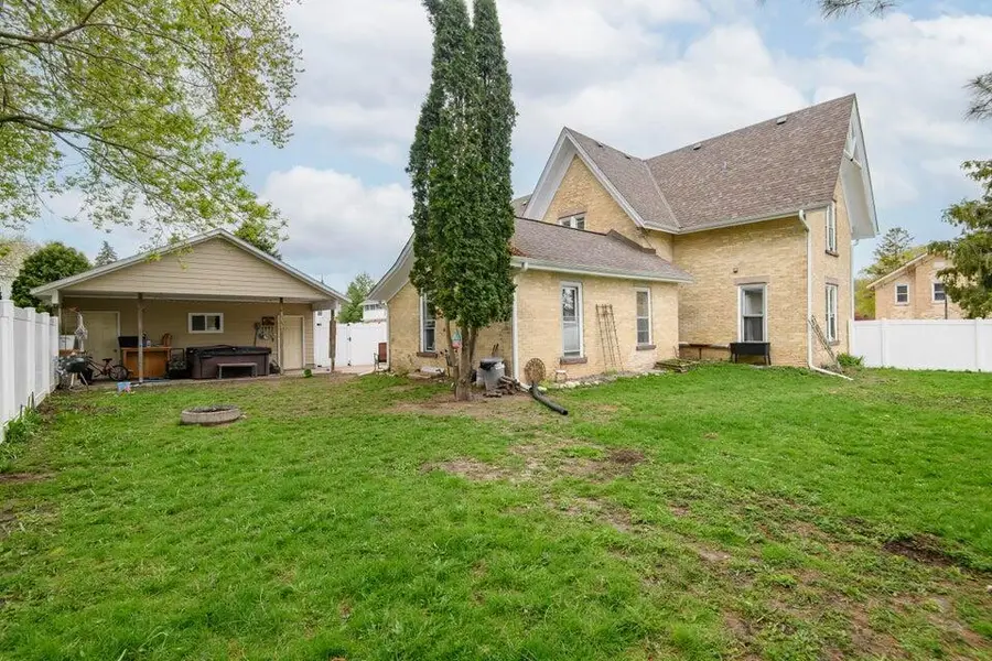 308 Kettle Moraine DRIVE, Slinger, WI 53086 - #2