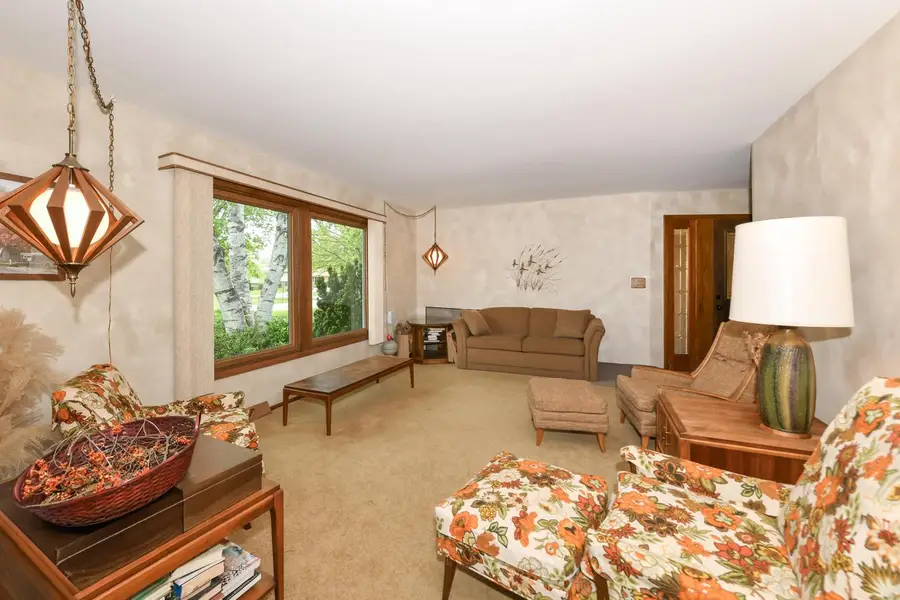 4585 S Harland DRIVE, New Berlin, WI 53151 - #3
