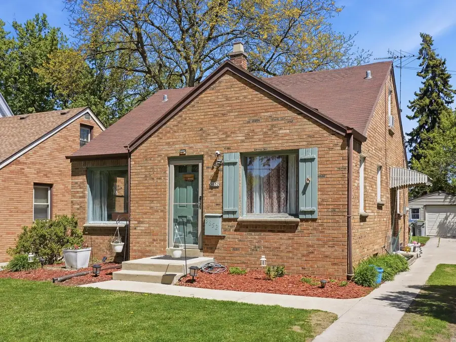 3852 1st STREET, Milwaukee, WI 53207 - #2