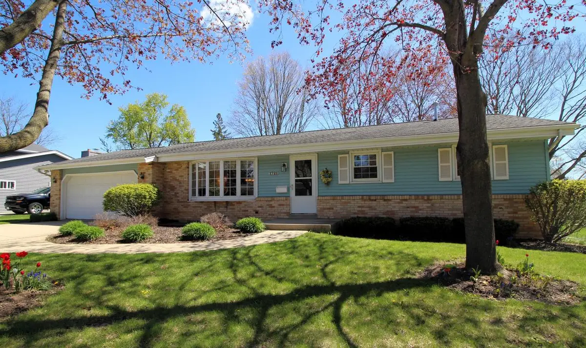1721 Sylvan WAY, West Bend, WI 53095 - #1