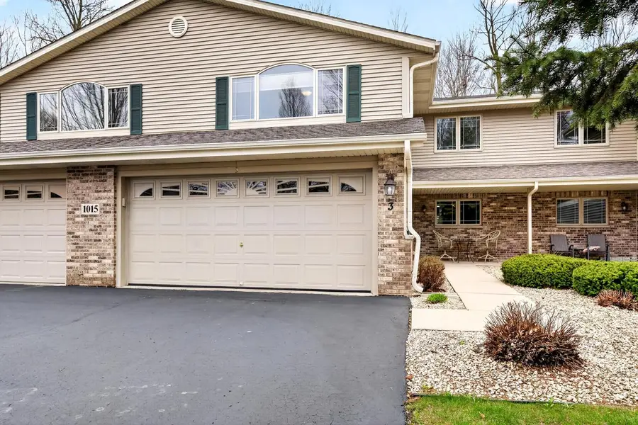 1015 Shadowood CIRCLE #3, West Bend, WI 53095 - #2