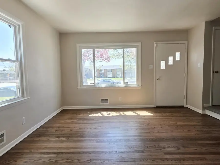 7212 Silver Spring DRIVE, Milwaukee, WI 53218 - #3