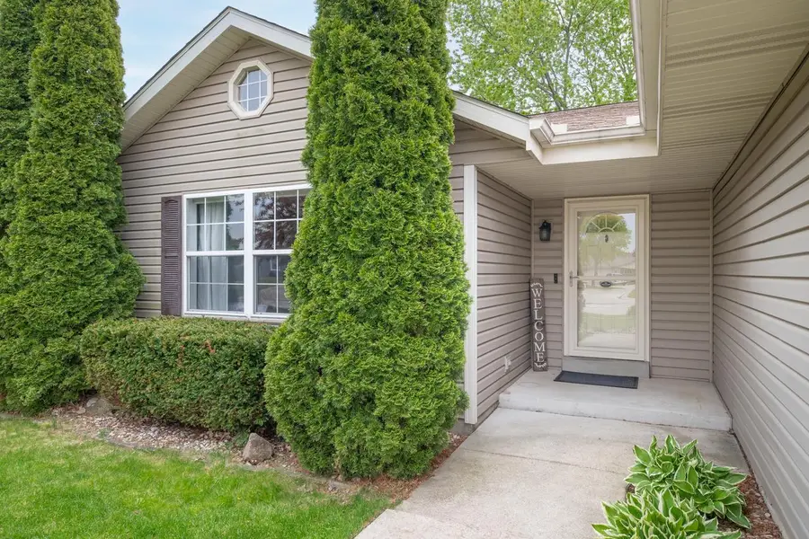 1321 E Maass DRIVE, Oak Creek, WI 53154 - #2