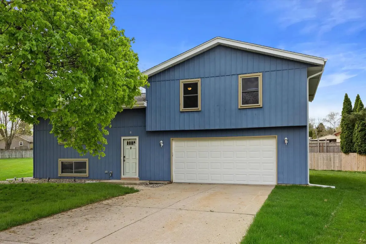 115 Conrad COURT, Mukwonago, WI 53149 - #1