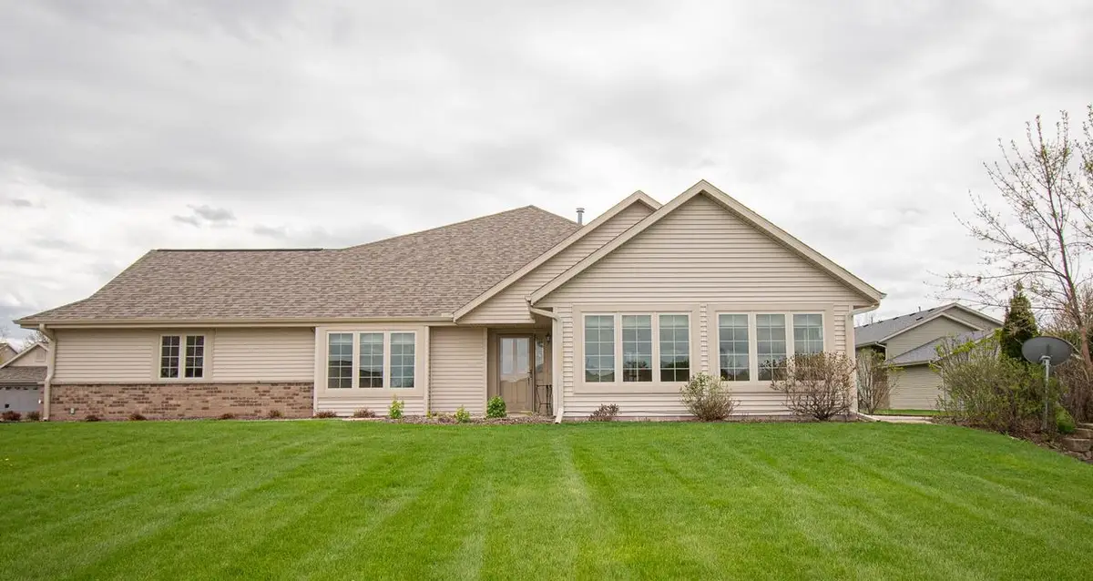 W197N17085 Stonewall DRIVE, Jackson, WI 53037 - #1