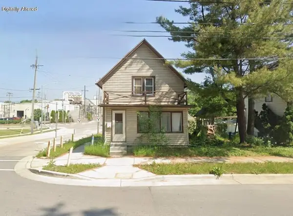 735 North STREET, Waukesha, WI 53188
