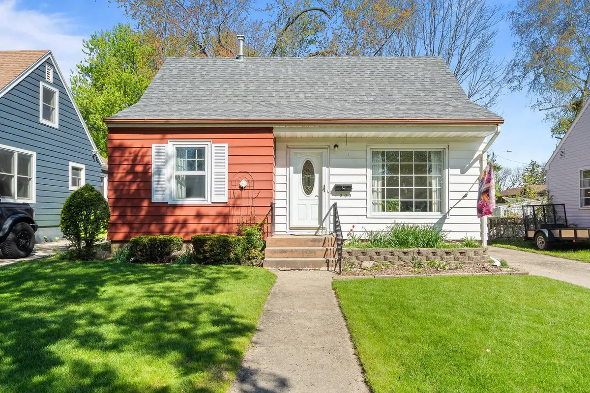 1205 Barnes STREET, Delavan, WI 53115 - #1