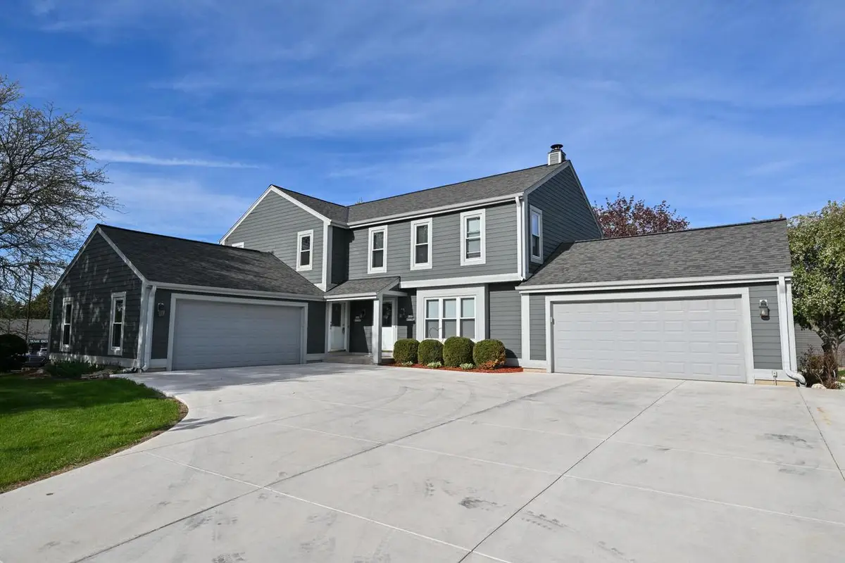 W167N11188 Queens COURT #W167N11190, Germantown, WI 53022 - #1