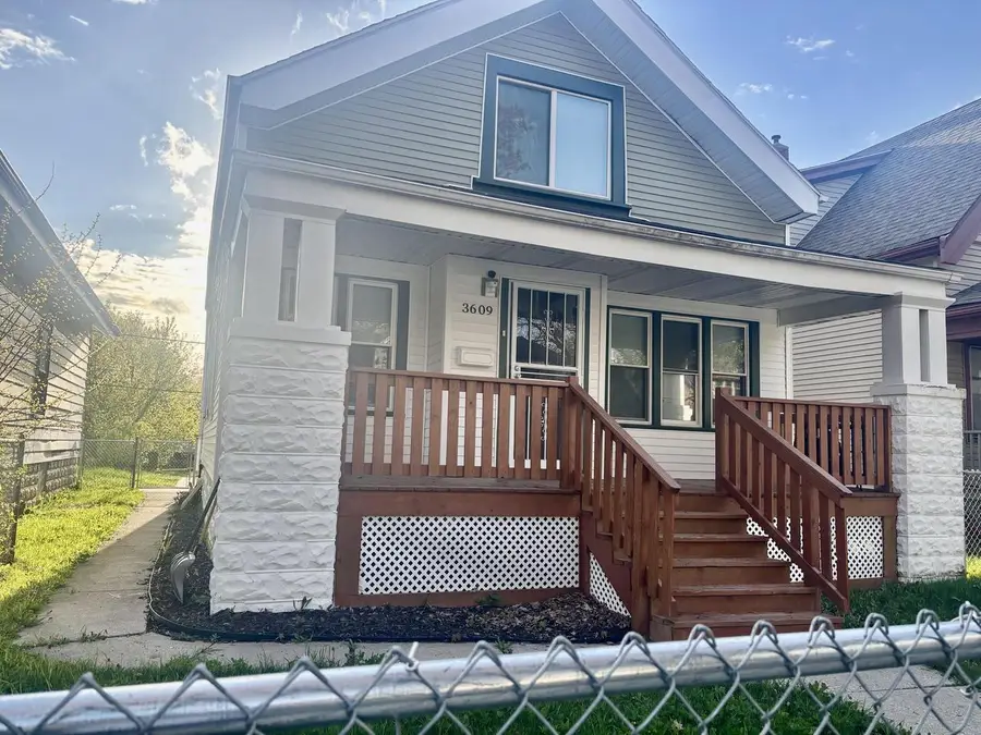 24th 3609 PLACE, Milwaukee, WI 53206 - #2