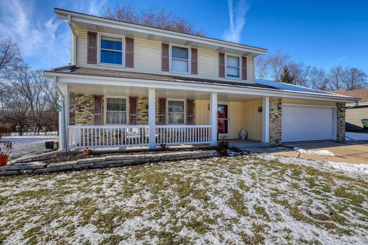 4355 Longview DRIVE, New Berlin, WI 53151 - #1