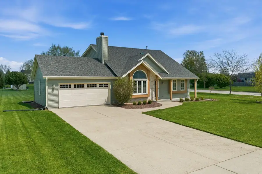 642 Small Farm ROAD, Mukwonago, WI 53149 - #2