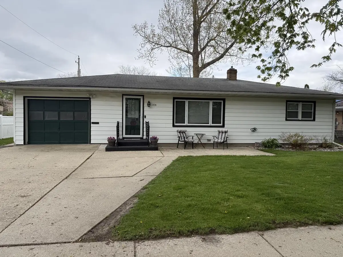 1108 Mayfair DRIVE, Janesville, WI 53545 - #1