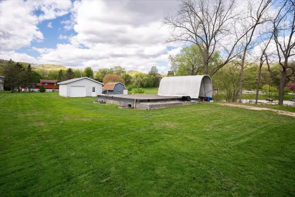 421 WALNUT PLACE, La Crescent, MN 55947