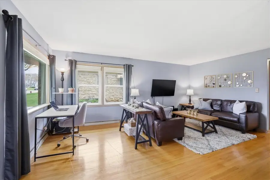 10035 Highwood AVENUE, Wauwatosa, WI 53222 - #2