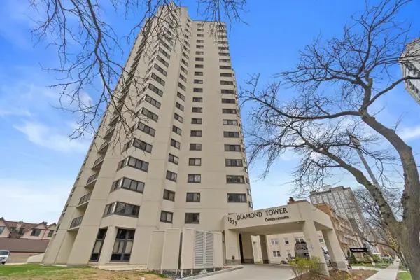 1633 Prospect AVENUE #4C, Milwaukee, WI 53202