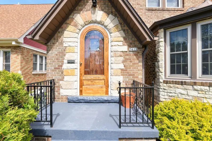 5618 Auer AVENUE, Milwaukee, WI 53216 - #2