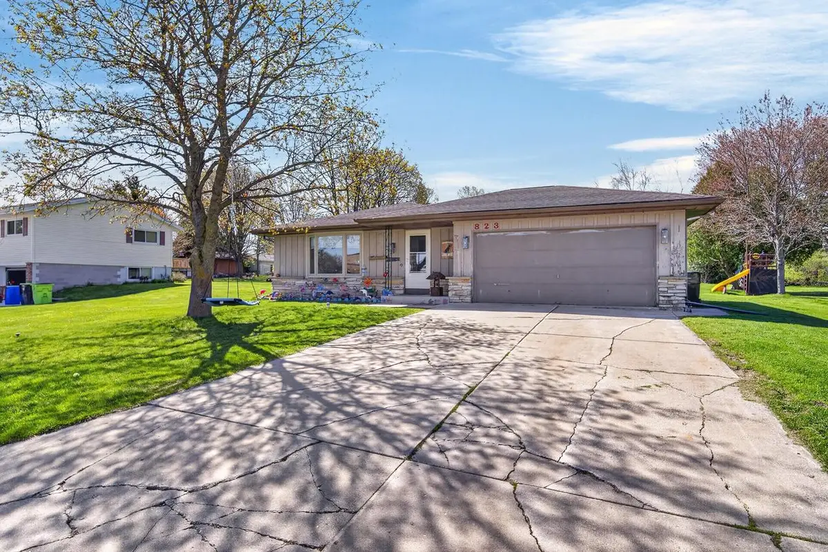 823 Tyler ROAD, Howards Grove, WI 53083 - #1