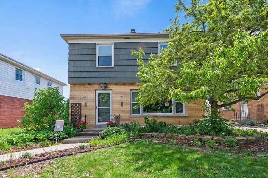 8831 W Hawthorne AVENUE #8833, Wauwatosa, WI 53226 - #2
