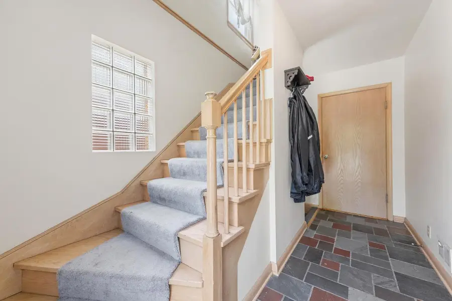 8831 W Hawthorne AVENUE #8833, Wauwatosa, WI 53226 - #3