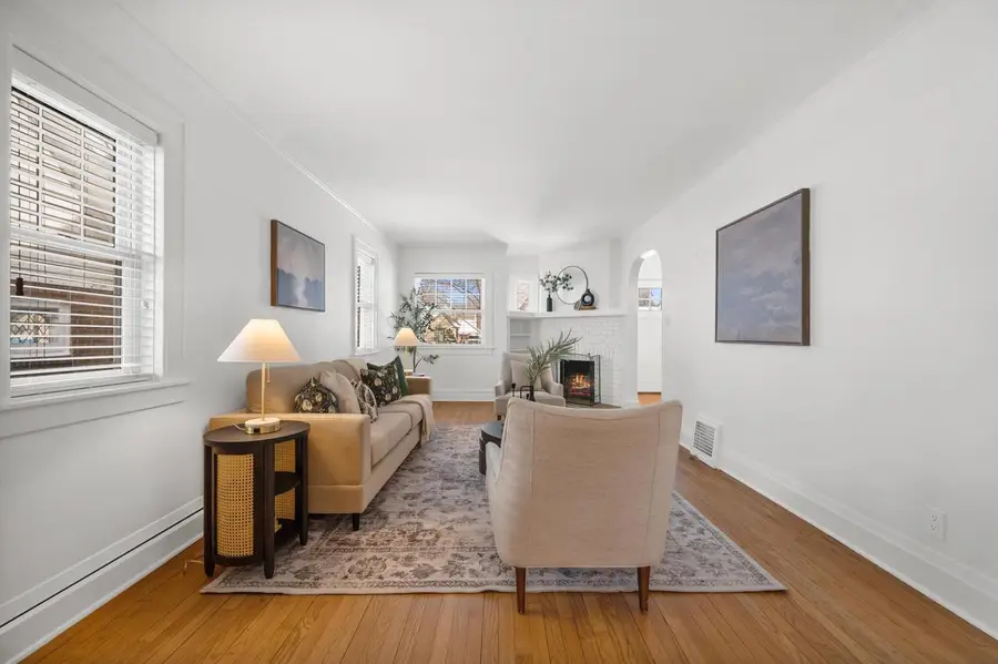 5961 Kent AVENUE, Whitefish Bay, WI 53217 - #3