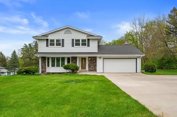W256N5754 North Hill DRIVE, Lisbon, WI 53089