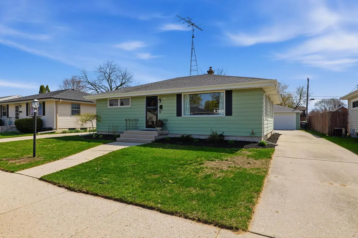 2725 11th STREET, Sheboygan, WI 53081 - #1