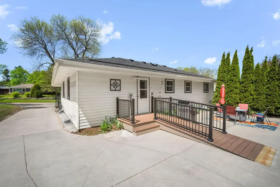 1447 S Grand AVENUE, Waukesha, WI 53189 - #3