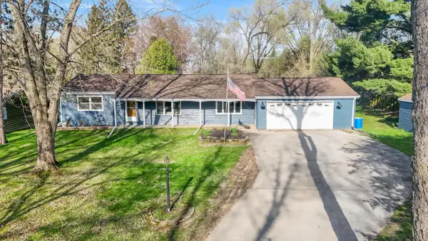 W377S3527 School Section Lake DRIVE, Dousman, WI 53118