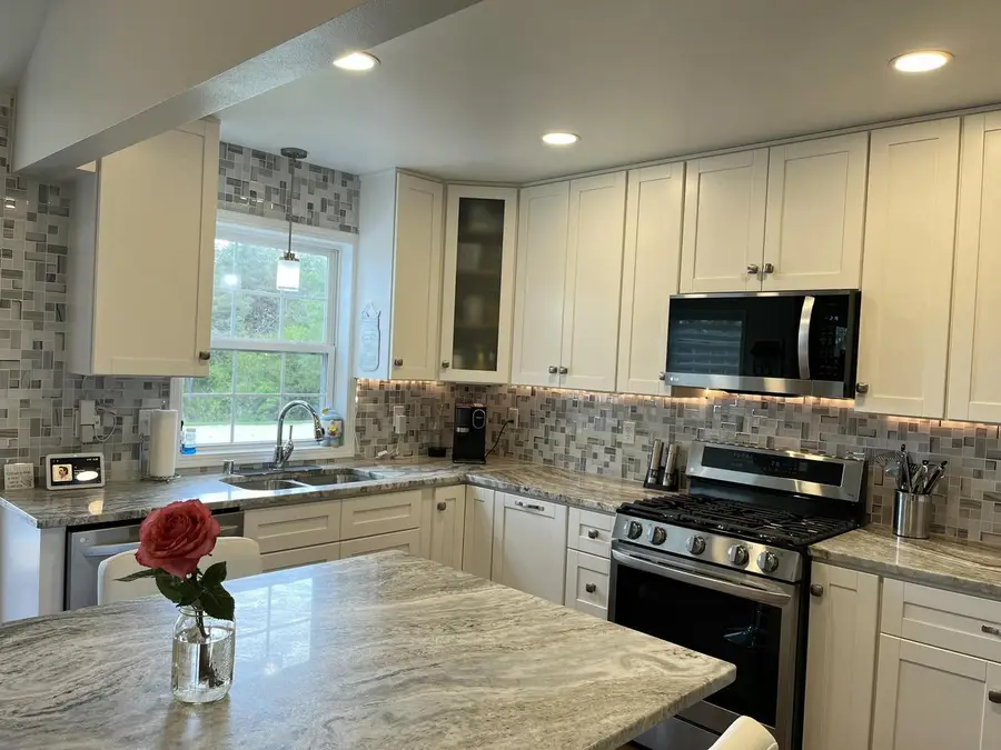 10155 Oakwood ROAD, Franklin, WI 53132 - #3
