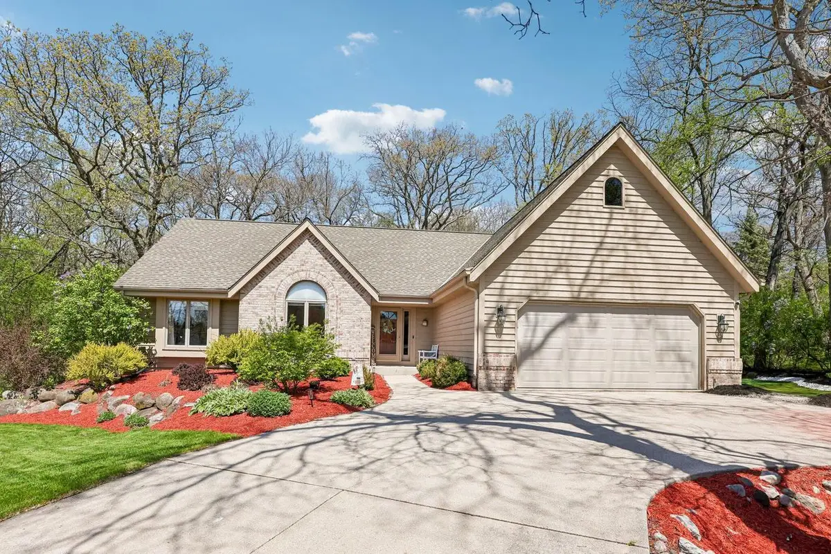 S45W25740 Red Oak COURT, Waukesha, WI 53189 - #1