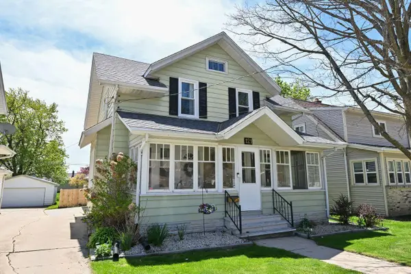 121 Washington AVENUE, Hartford, WI 53027