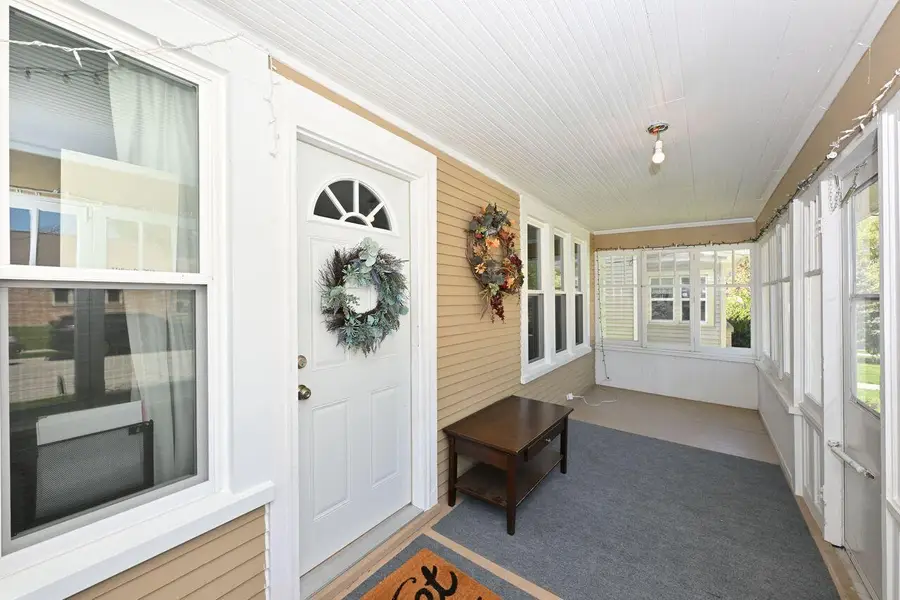 121 Washington AVENUE, Hartford, WI 53027 - #2