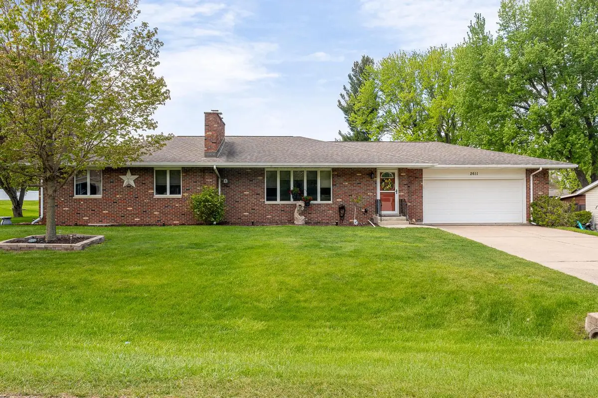 2611 Greenwood DRIVE, La Crosse, WI 54601 - #1