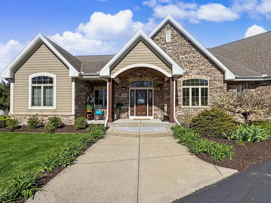 4722 Oakwood ROAD, Franklin, WI 53132 - #2