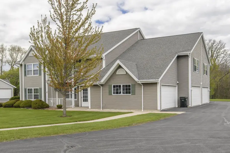 214 Minz Park CIRCLE #1, West Bend, WI 53095 - #2