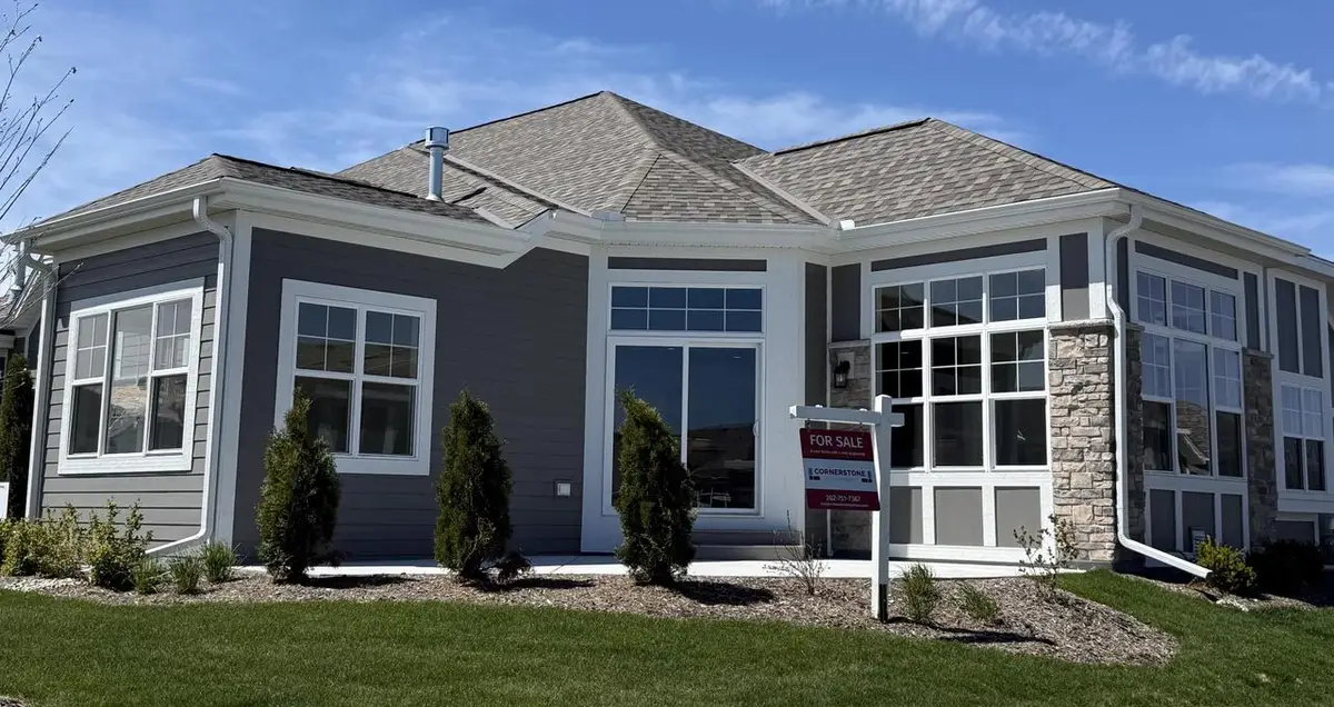 877 Verona CIRCLE #82, Grafton, WI 53024 - #1