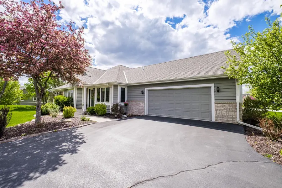 W264N2062 Deer Haven COURT #Unit #1, Pewaukee, WI 53072 - #2