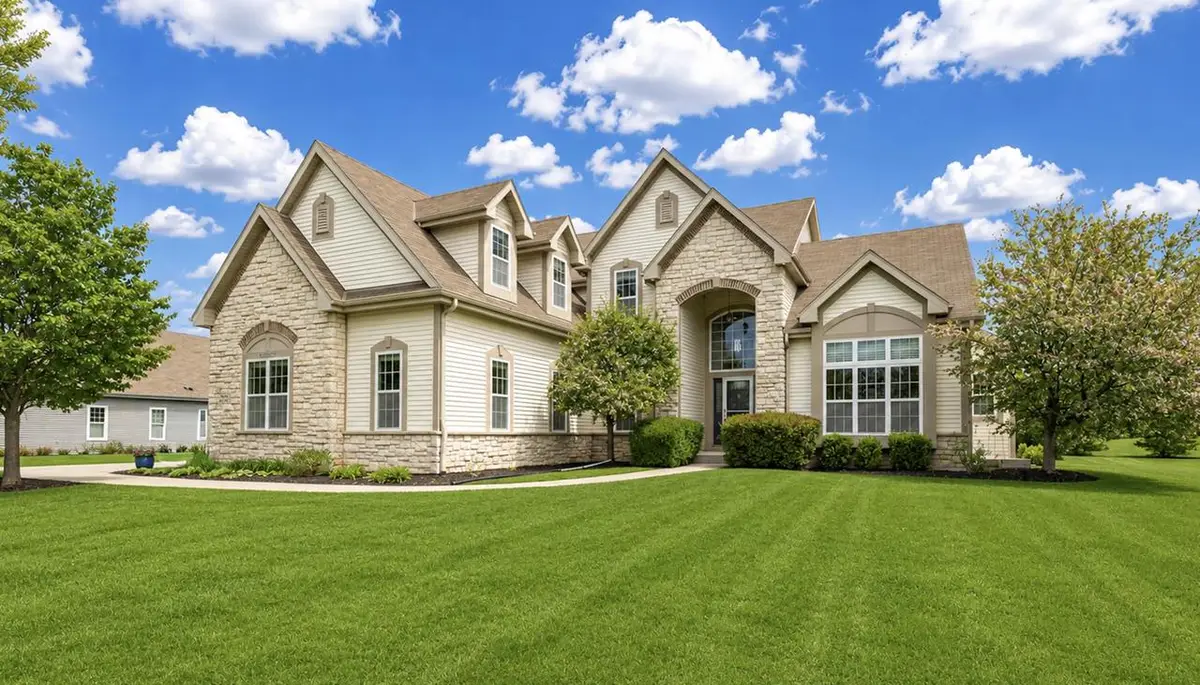 W193N5790 Canary DRIVE, Menomonee Falls, WI 53051 - #1