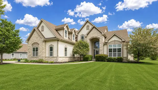 W193N5790 Canary DRIVE, Menomonee Falls, WI 53051