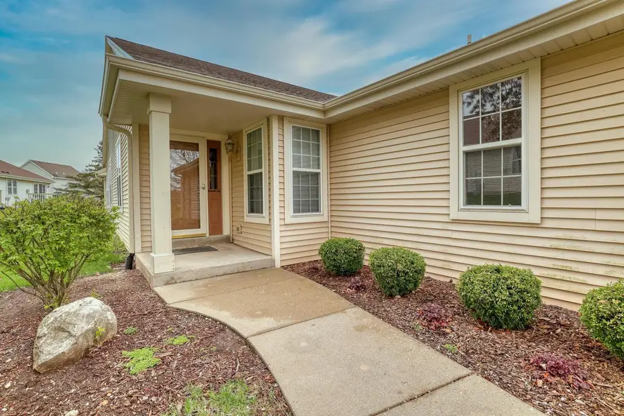 3527 Rapids TRAIL, Waukesha, WI 53189 - #2
