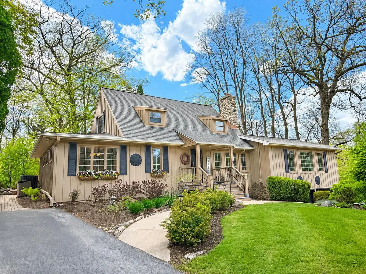 1010 Jenkins DRIVE, Fontana, WI 53125 - #1