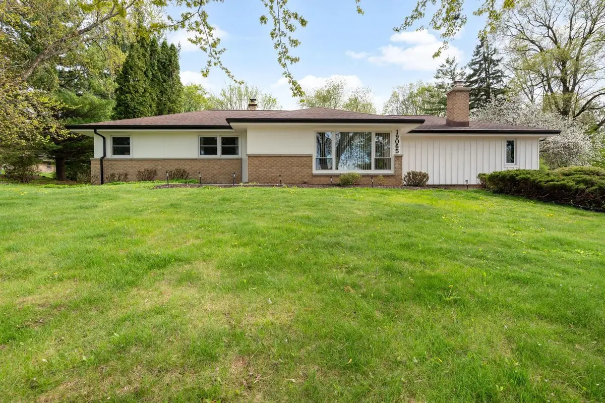 19065 North Hills DRIVE, Brookfield, WI 53045 - #1